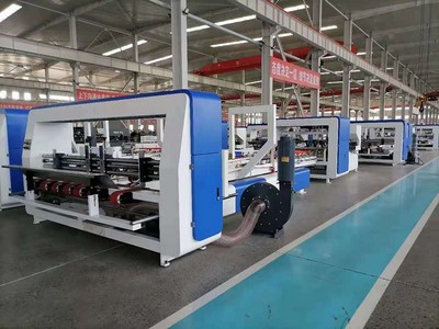 Taller de Producción de Grapadoras de Cajas 