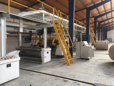 Taller de Líneas de Producción de Planchas de Cartón Corrugado